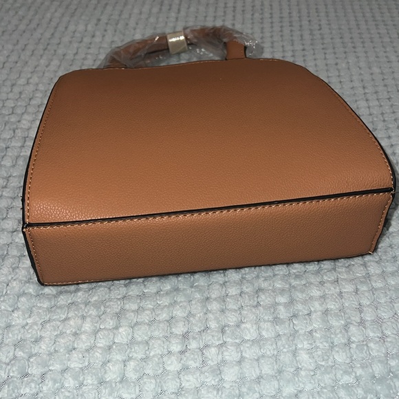 Small Vegan Leather Purse New in Packaging - Picture 6 of 10